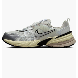 Кросівки чоловічі Nike V2K Run Metallic/Beige HJ4497-100, Розмір: 44.5, Наявність: Склад (1-3 дня), фото 