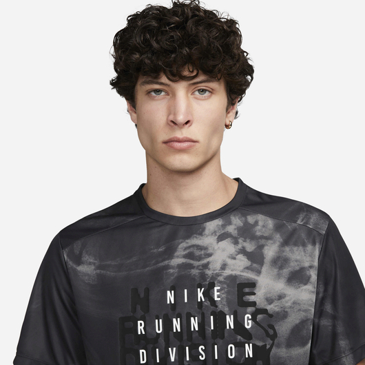 Футболка Nike Dri-Fit Run Division Rise 365 Running Shirt Black/Grey FB6879-010, Розмір: L, фото , изображение 3