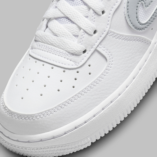 Кроссовки Nike Air Force 1 'Cut Out Swoosh - White Photon Dust' (GS) (FQ2413-100), Размер: 39, Наличие: Забрать сейчас, фото , изображение 8