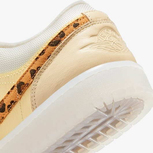 Кросівки жіночі Air Jordan 1 Low Snkrs Day Yellow/White Dn6998-700, Наличие: Склад (1-3 дня), фото , изображение 2