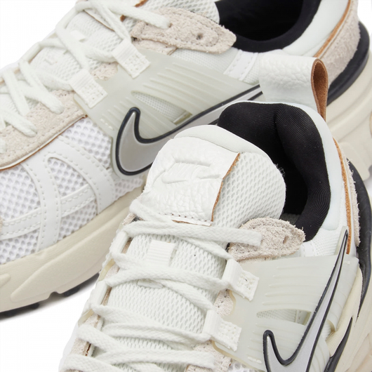 Кросівки унісекс Nike W V2K Run Sneaker White/Beige FN6703-100, Размер: 36.5, Наличие: Склад (1-3 дня), фото , изображение 4