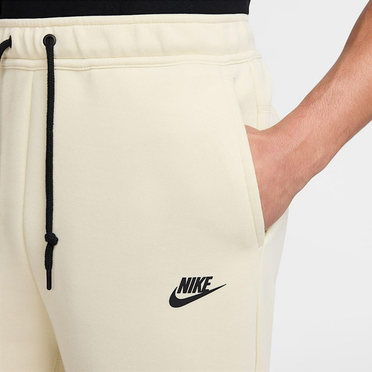 Шорти чоловічі Nike Sportswear Tech Fleece Beige FB8171-234, Размер: S, Наличие: Склад (1-3 дня), фото , изображение 5