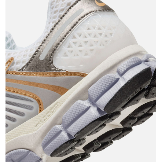 Кросівки чоловічі Nike Zoom Vomero 5 Platinum Tint Running Shoe Metallic/White HJ7247-099, Размер: 43, Наличие: Склад (1-3 дня), фото , изображение 4